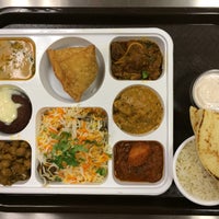 Foto scattata a Bay Leaf Indian Cuisine da Bay Leaf Indian Cuisine il 11/17/2015