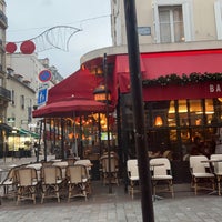 Photo taken at Café du Marché by 🇸🇦 ابتسام on 11/26/2022