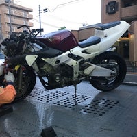 Photo taken at アルテミスモーターサイクル by Yuhei I. on 5/18/2017