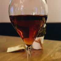 10/15/2021 tarihinde Stanislav L.ziyaretçi tarafından Сова и Медведь wine bar'de çekilen fotoğraf