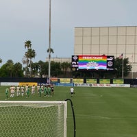 Foto tirada no(a) Al Lang Stadium por Scooter em 6/19/2022