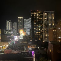 Foto diambil di Chelsea Hotel, Toronto oleh Jesús M. pada 10/10/2022