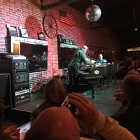 Foto diambil di Off the Wagon Dueling Piano Bar oleh Julia S. pada 12/30/2017