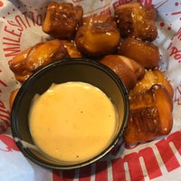 Photo taken at Red Robin Gourmet Burgers and Brews by Tay on 7/25/2019