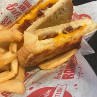 Photo taken at Red Robin Gourmet Burgers and Brews by Tay on 9/5/2019
