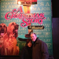 11/10/2012 tarihinde Vickie T.ziyaretçi tarafından A Christmas Story the Musical at The Lunt-Fontanne Theatre'de çekilen fotoğraf