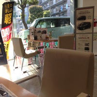 Photo taken at 日産プリンス東京販売 鮫洲店 by puff c. on 5/5/2013