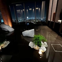 Photo taken at Four Seasons Hotel Tokyo at Marunouchi by Abdullah on 12/29/2023