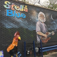 Foto tirada no(a) Stella Blue Bistro por Mary L. em 5/22/2017