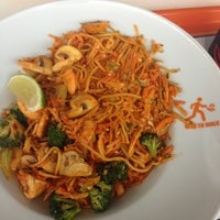 Photo prise au Wok to Walk par Filipa S. le4/24/2013