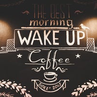 รูปภาพถ่ายที่ Wake Up Coffee โดย Wake Up Coffee เมื่อ 11/22/2015