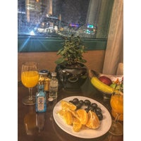รูปภาพถ่ายที่ Al Bustan Rotana Hotel  فندق البستان روتانا โดย Tan N. เมื่อ 3/21/2017