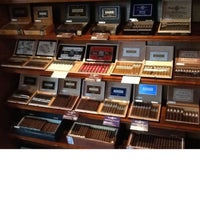 11/16/2015에 Vilar C.님이 Vilar Cigars &amp;amp; Smoke Shop에서 찍은 사진