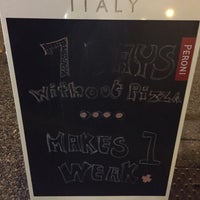 Das Foto wurde bei Novo Pizzeria &amp;amp; Wine Bar von Patrick S. am 10/15/2015 aufgenommen