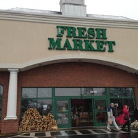 Foto tomada en The Fresh Market  por Janet P. el 2/16/2013