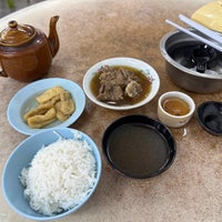 Photo taken at Yu Kee Bak Kut Teh (佑記肉骨茶) by Chan Y. on 7/22/2023