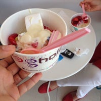 5/14/2017에 Hüsne C.님이 Yogholate Frozen Yogurt에서 찍은 사진