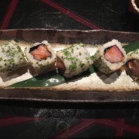 Photo prise au Ichi Sushi &amp;amp; Sashimi Bar par Breena B. le10/26/2016