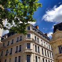 Photo prise au Place de l&#39;Hôtel-de-Ville par Angèle D. le5/24/2014