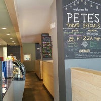 Photo taken at Pete&amp;#39;s New Haven Style Apizza by ayoap .. on 7/12/2016