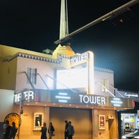 รูปภาพถ่ายที่ Tower Theater โดย Ian J. เมื่อ 12/30/2019