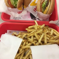 Photo taken at In-N-Out Burger by Abril R. on 2/7/2018