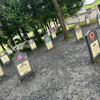 Das Foto wurde bei Ben &amp;amp; Jerry&amp;#39;s Flavor Graveyard von MJ. am 8/7/2023 aufgenommen