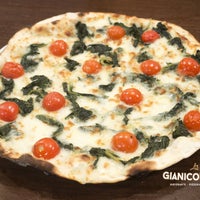Photo taken at La Gianicolense by Pizzeria La Gianicolense on 3/3/2016