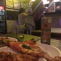 Foto tirada no(a) Best Pizza por Théo B. em 7/29/2016