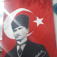 Photo taken at Meşhur Adıyaman Çiğköftecisi by Aslı A. on 7/14/2018