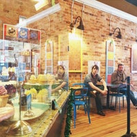 3/20/2013에 Lindsey C.님이 The Chocolate Moose Bakery &amp;amp; Cafe에서 찍은 사진