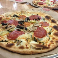 รูปภาพถ่ายที่ Mod Pizza โดย Joanna L. เมื่อ 4/17/2013