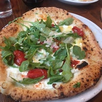 Das Foto wurde bei Spacca Napoli Pizzeria von Chris J. am 7/11/2017 aufgenommen