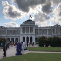Photo taken at The Istana Singapore by Ram M. on 7/28/2019