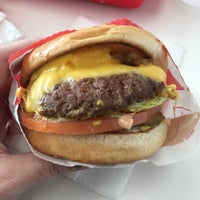 Photo taken at In-N-Out Burger by Lauren :. on 3/4/2017