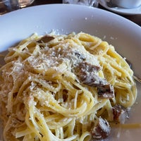 Снимок сделан в Sesamo Italian Restaurant пользователем Yue P. 2/12/2023