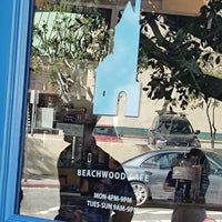 Photo taken at Beachwood Cafe by Beatriz B. on 1/6/2023