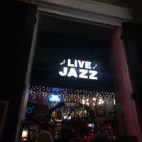 Photo taken at Fritzel&amp;#39;s European Jazz Pub by Beatriz B. on 6/5/2023
