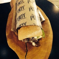 3/19/2014 tarihinde Caglar Ö.ziyaretçi tarafından PoBoy - Fine Sandwich'de çekilen fotoğraf