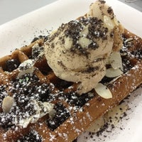 Photo taken at Wafflelicious by Dominic L. on 12/14/2012