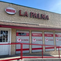 Foto tirada no(a) Burritos La Palma por Simple F. em 1/9/2021