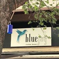 Das Foto wurde bei BlueJay Coffee House von H@DI am 5/20/2022 aufgenommen