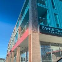 Photo taken at Sweetwaters Coffee &amp;amp; Tea Plymouth Green by Owl _. on 3/15/2020
