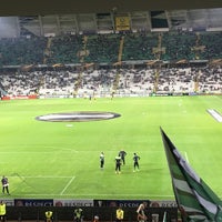 Foto tomada en Konya Büyükşehir Stadyumu  por Yusuf D. el 9/15/2016