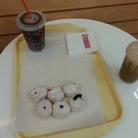 Photo taken at Dunkin&amp;#39; Donut by Si on 3/16/2013