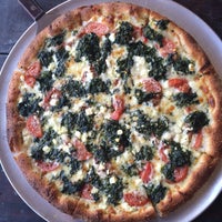 Foto tirada no(a) Green Mountain Pizza por Green Mountain Pizza em 12/1/2015