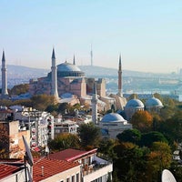 Foto diambil di Sultanhan Hotel Istanbul oleh Marwan R. pada 11/8/2019