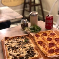 รูปภาพถ่ายที่ Pizza Rollio โดย BM เมื่อ 9/29/2019