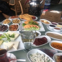รูปภาพถ่ายที่ Adalı Cafe &amp;amp; Restaurant โดย Sevim A. เมื่อ 11/18/2018