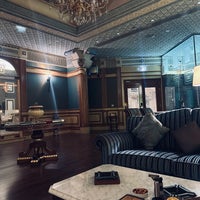5/22/2024 tarihinde Faisalziyaretçi tarafından Turquoise Cigar Lounge - Ritz Carlton'de çekilen fotoğraf
